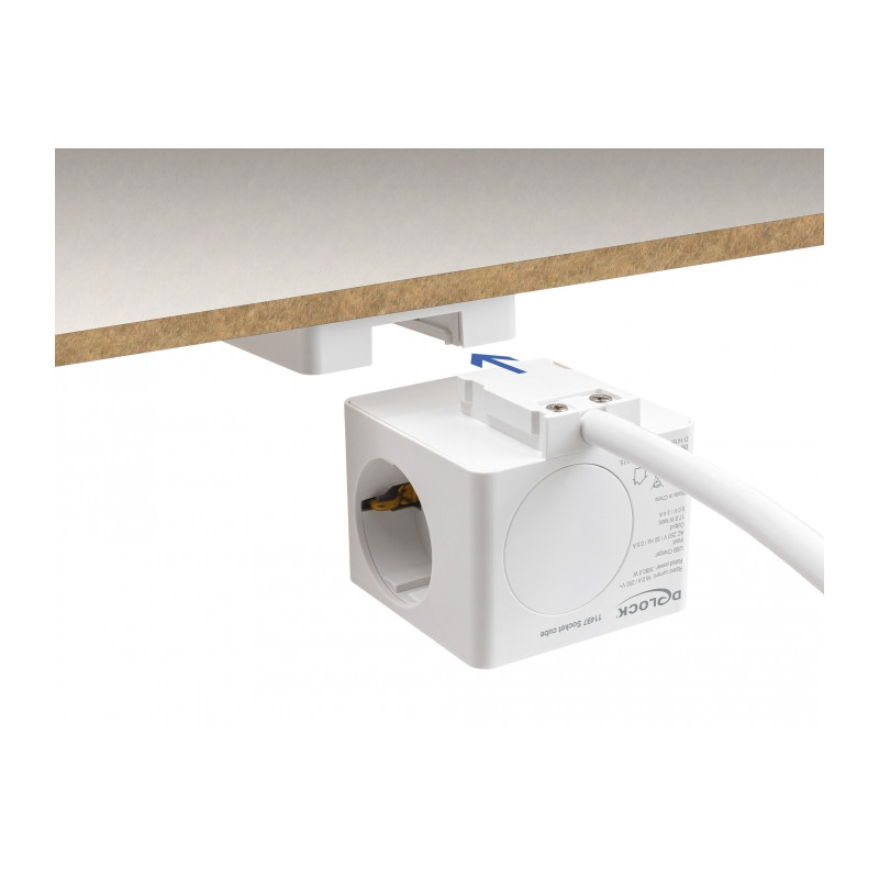 Delock Steckdosenwürfel mit Verlängerungskabel 3-fach mit Kindersicherung und USB Ladegerät, 1,5 m Kabel, weiß