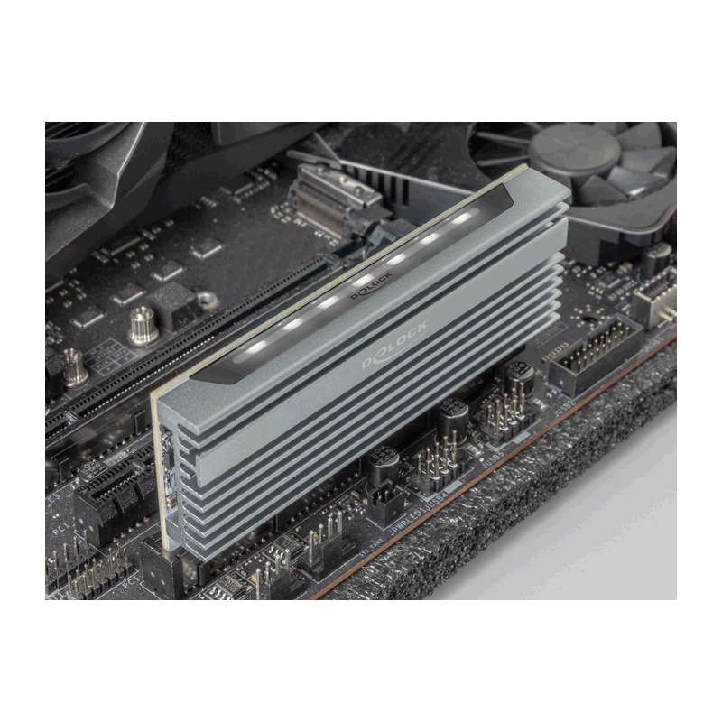 Delock PCI Express x16 (x4 / x8) Karte zu 1 x NVMe M.2 Key M mit LED Beleuchtung
